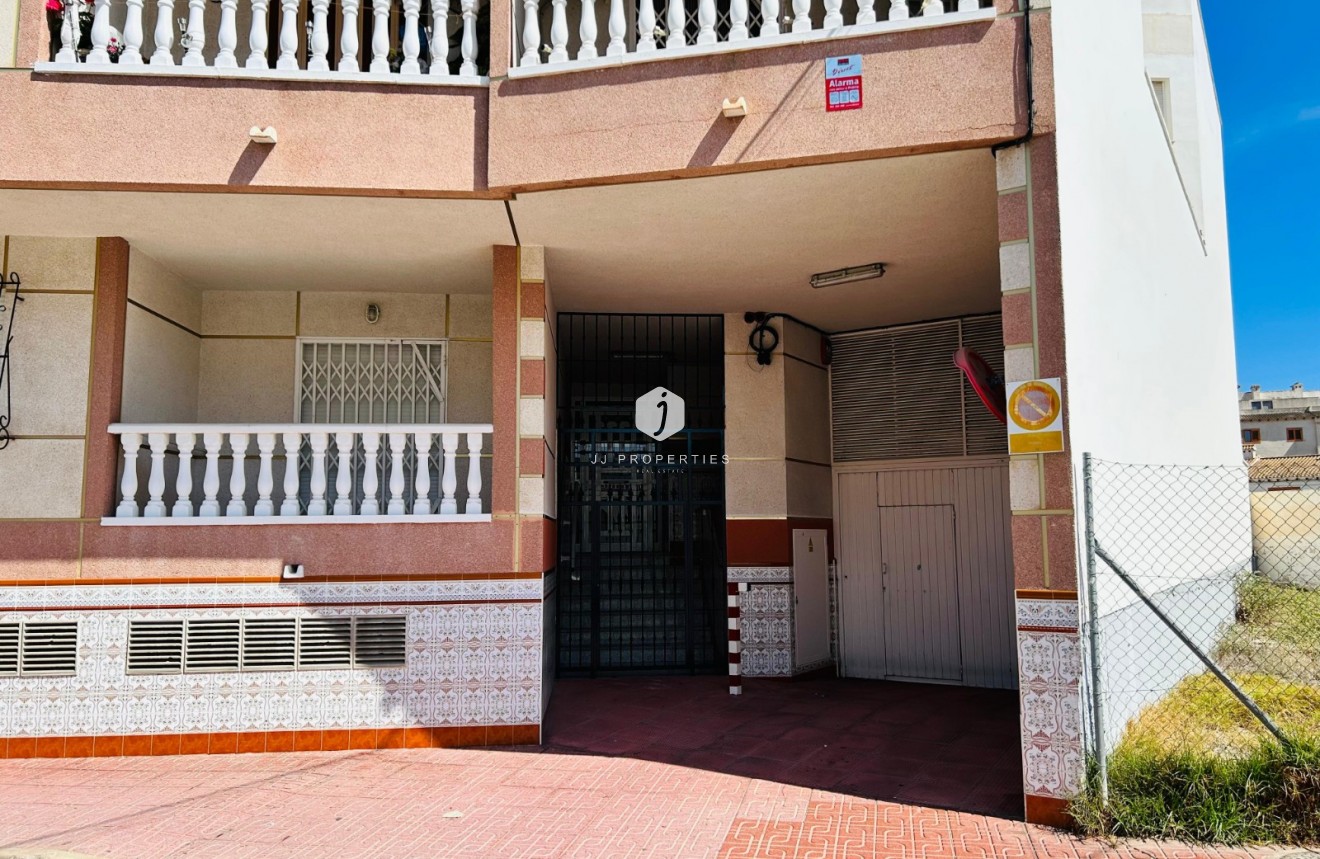 Tweedehands - Villa -
Torrevieja - Costa Blanca