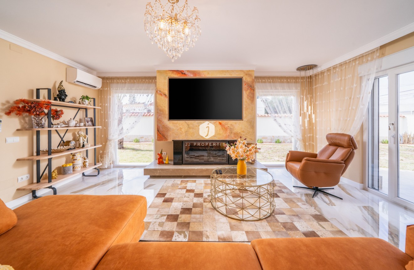 Tweedehands - Villa -
Torrevieja - Costa Blanca