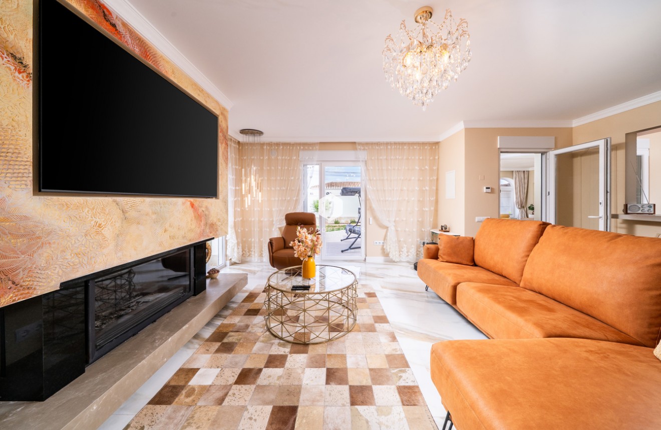 Tweedehands - Villa -
Torrevieja - Costa Blanca