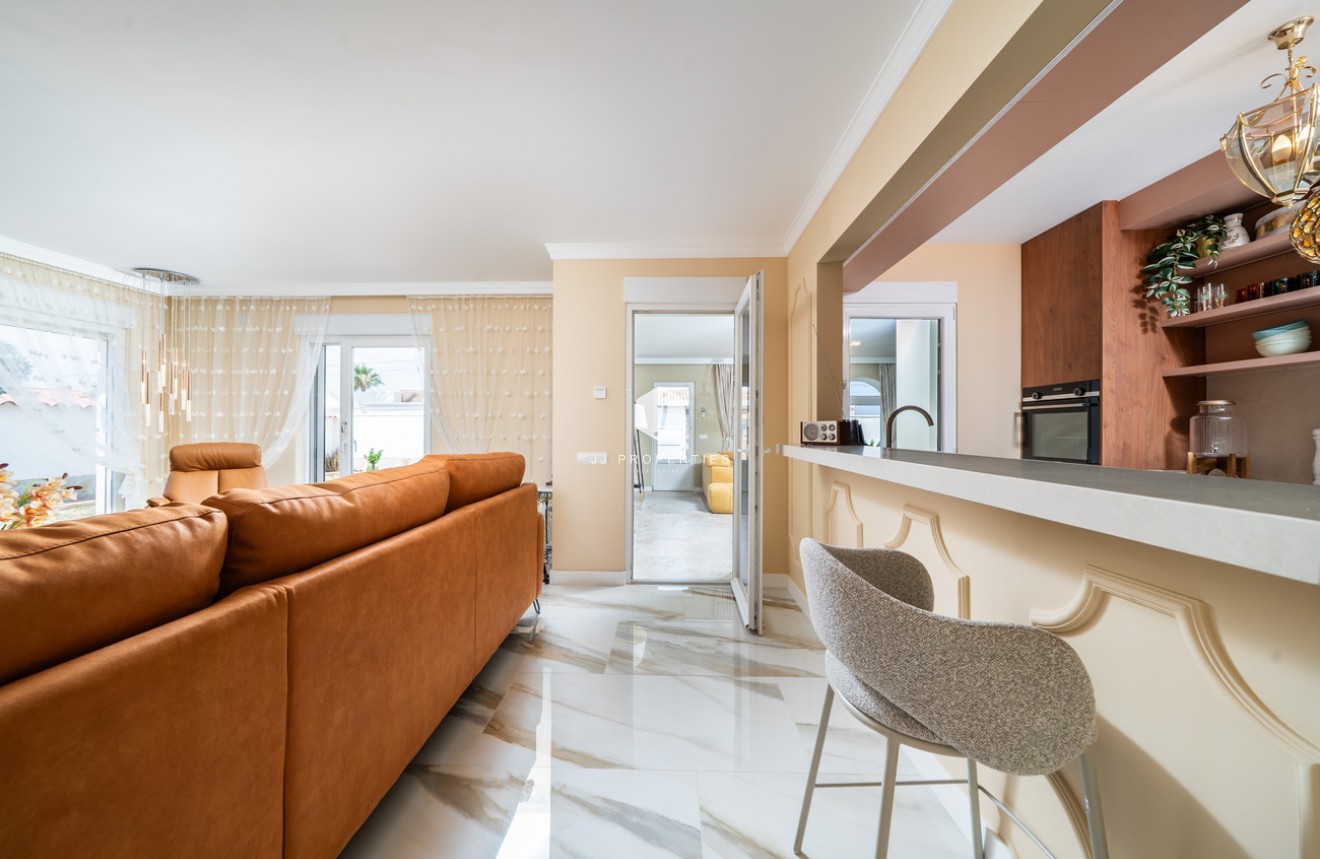 Tweedehands - Villa -
Torrevieja - Costa Blanca