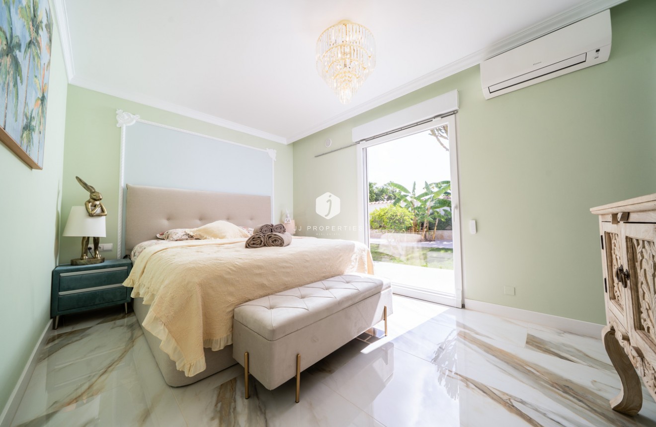 Tweedehands - Villa -
Torrevieja - Costa Blanca