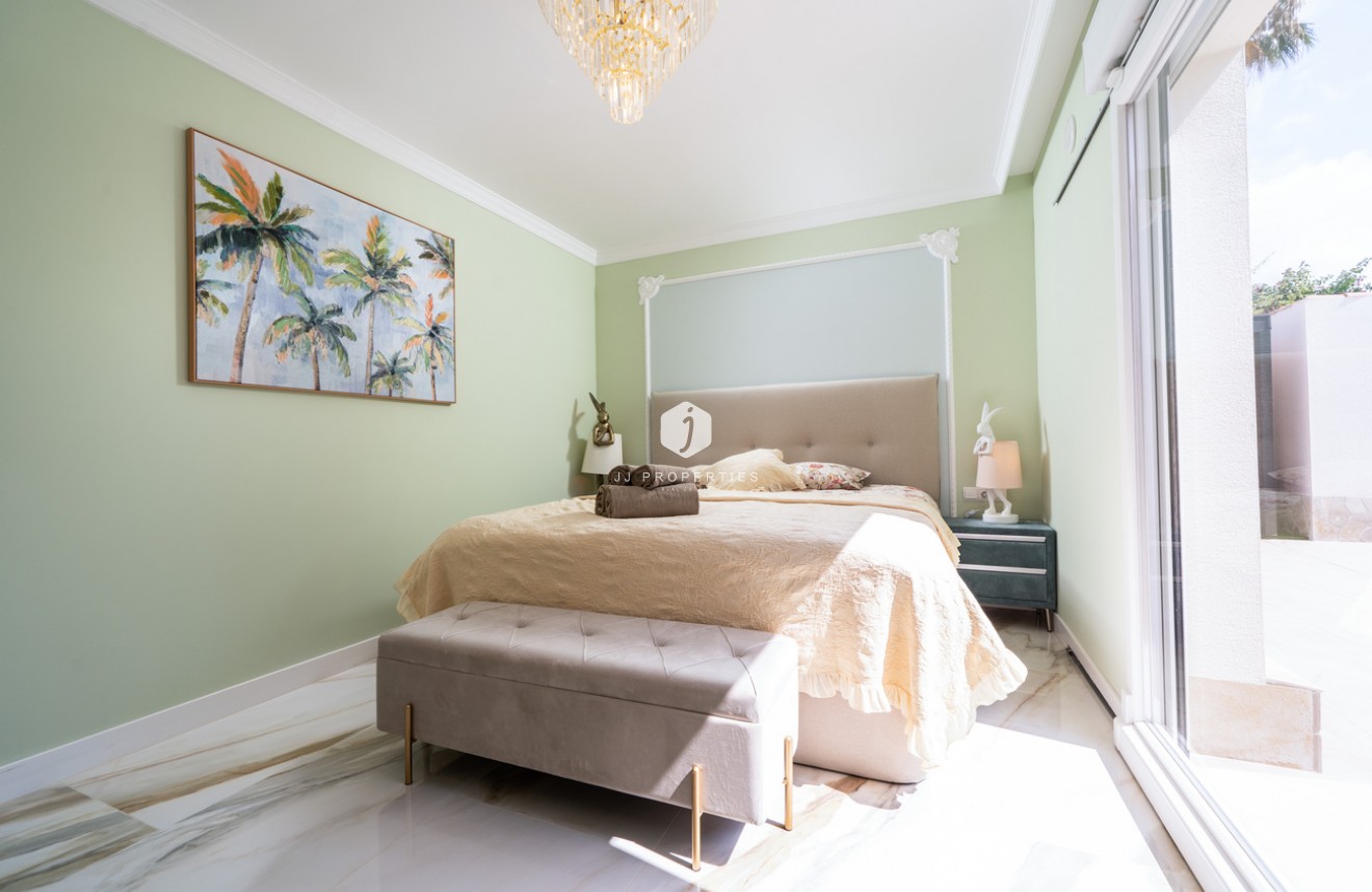 Tweedehands - Villa -
Torrevieja - Costa Blanca