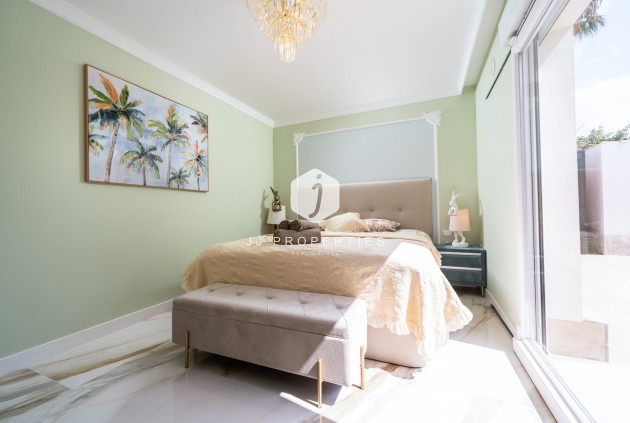 Tweedehands - Villa -
Torrevieja - Costa Blanca