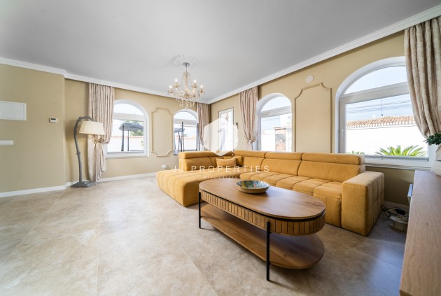 Tweedehands - Villa -
Torrevieja - Costa Blanca