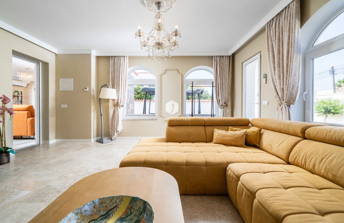 Tweedehands - Villa -
Torrevieja - Costa Blanca