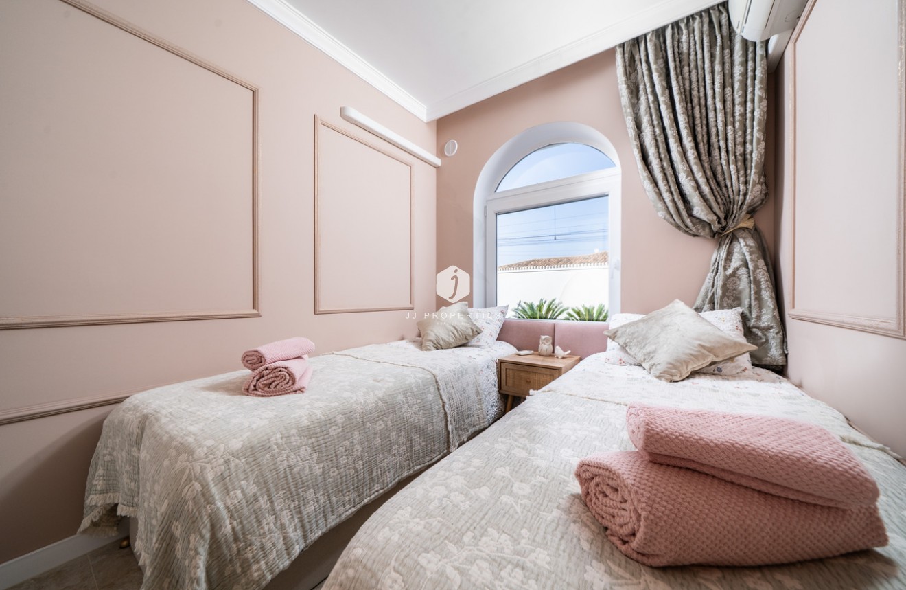 Tweedehands - Villa -
Torrevieja - Costa Blanca