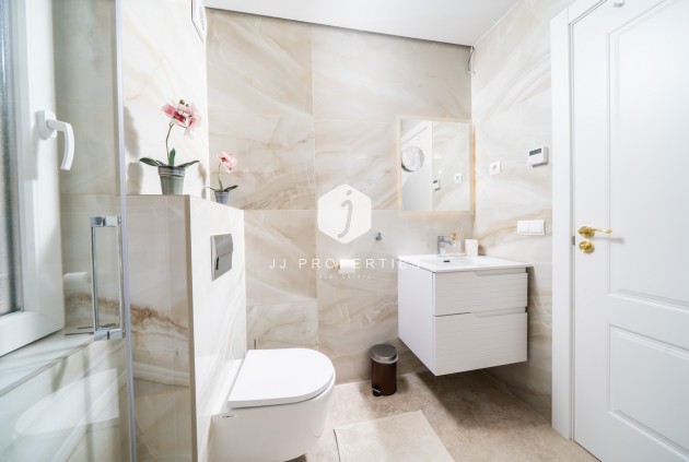 Tweedehands - Villa -
Torrevieja - Costa Blanca