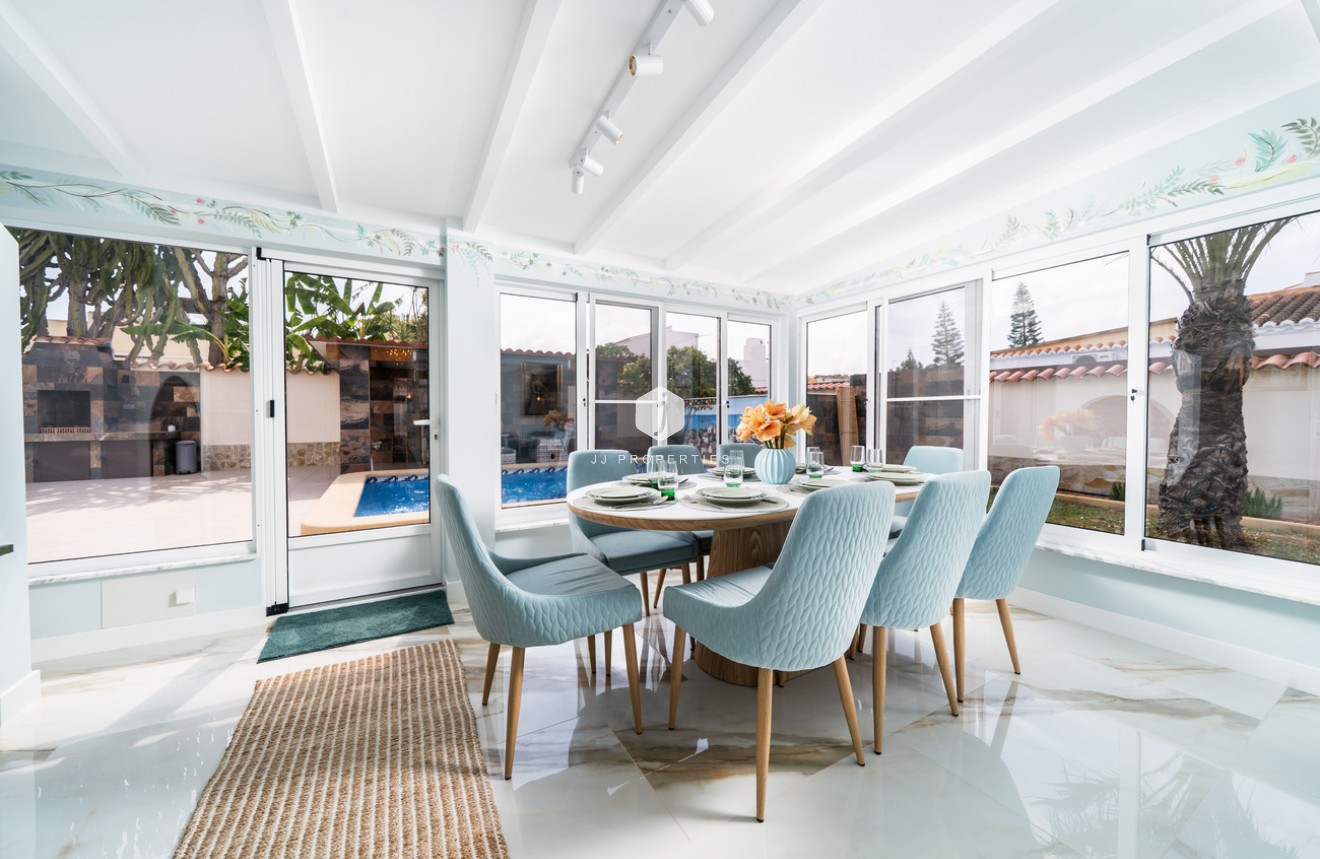 Tweedehands - Villa -
Torrevieja - Costa Blanca