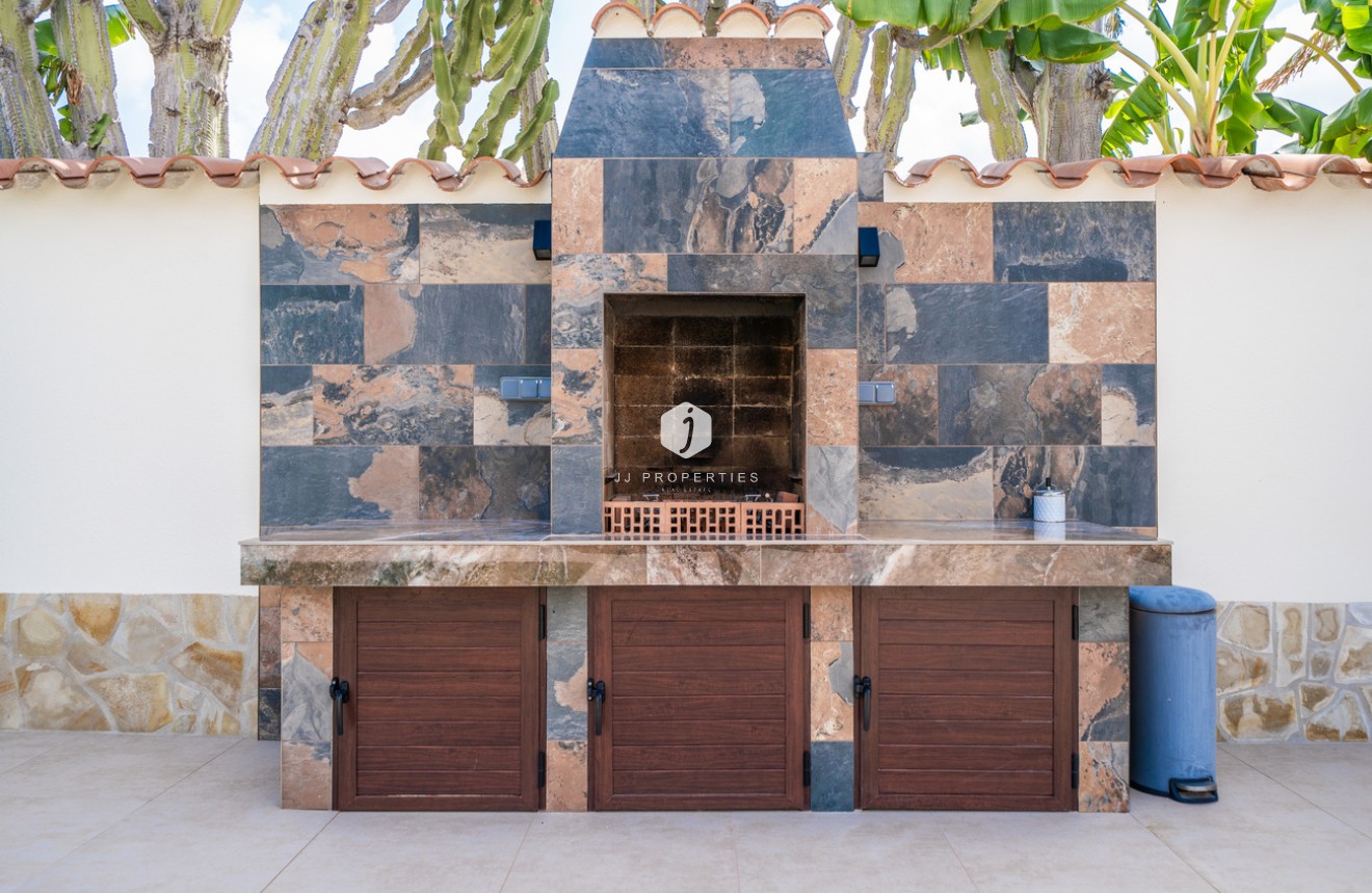 Tweedehands - Villa -
Torrevieja - Costa Blanca