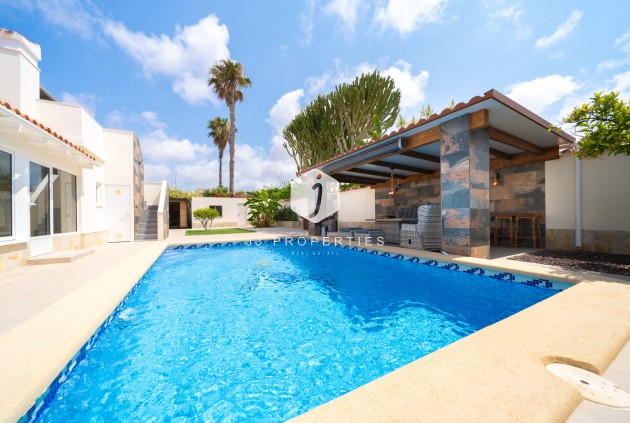 Tweedehands - Villa -
Torrevieja - Costa Blanca