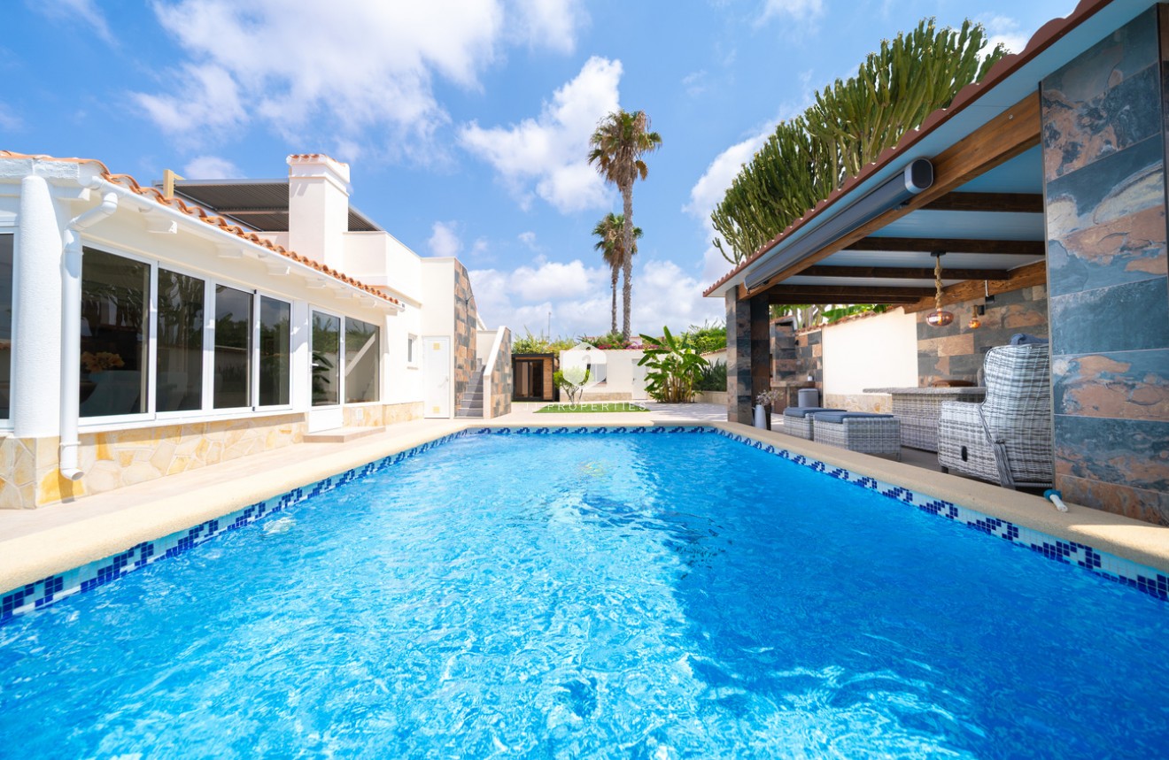 Tweedehands - Villa -
Torrevieja - Costa Blanca