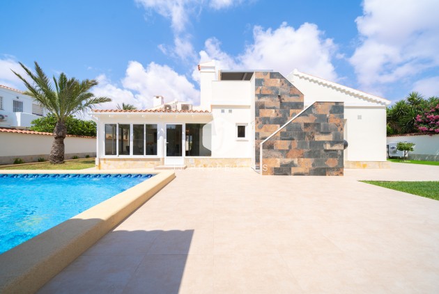 Tweedehands - Villa -
Torrevieja - Costa Blanca