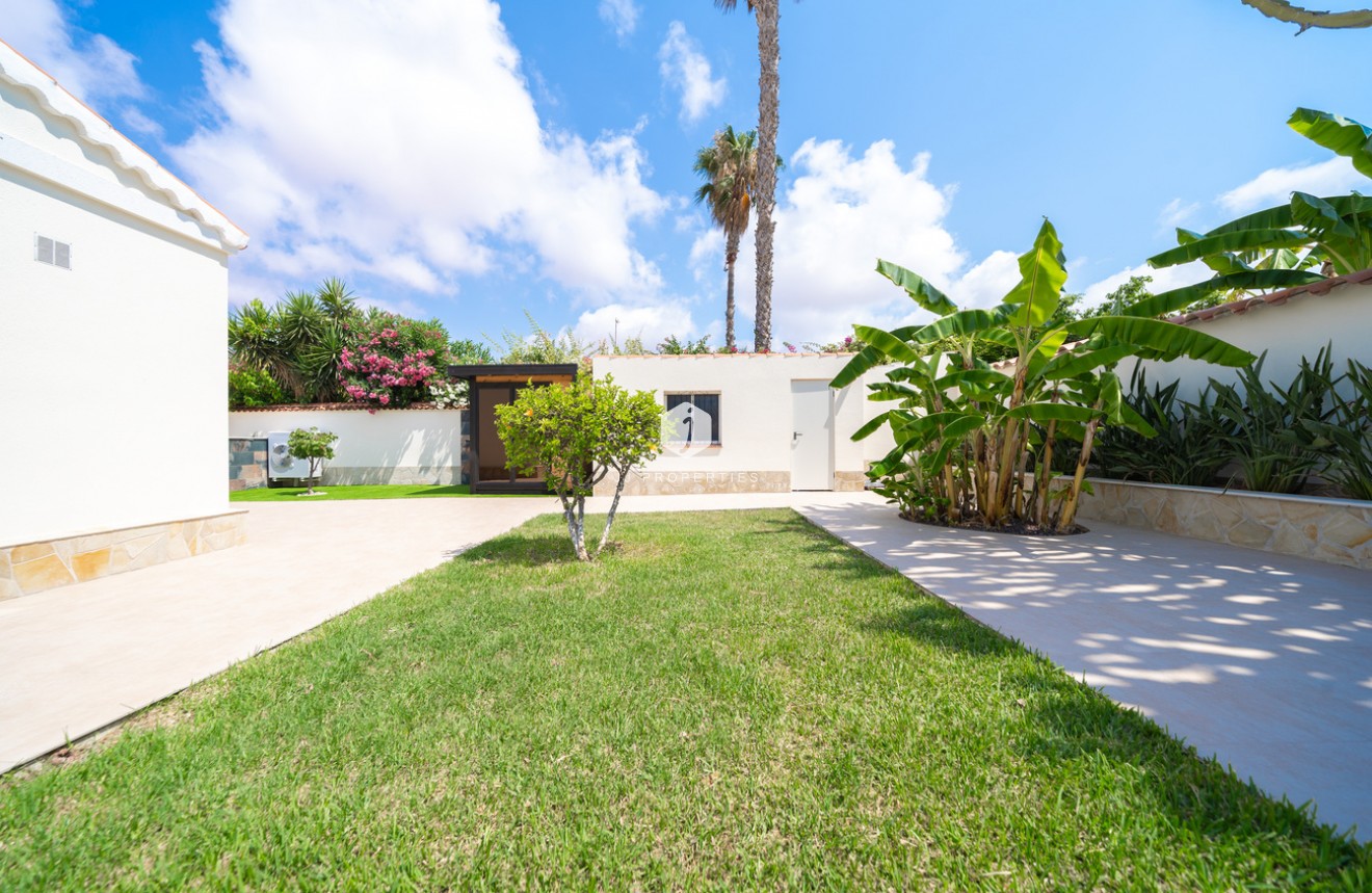 Tweedehands - Villa -
Torrevieja - Costa Blanca