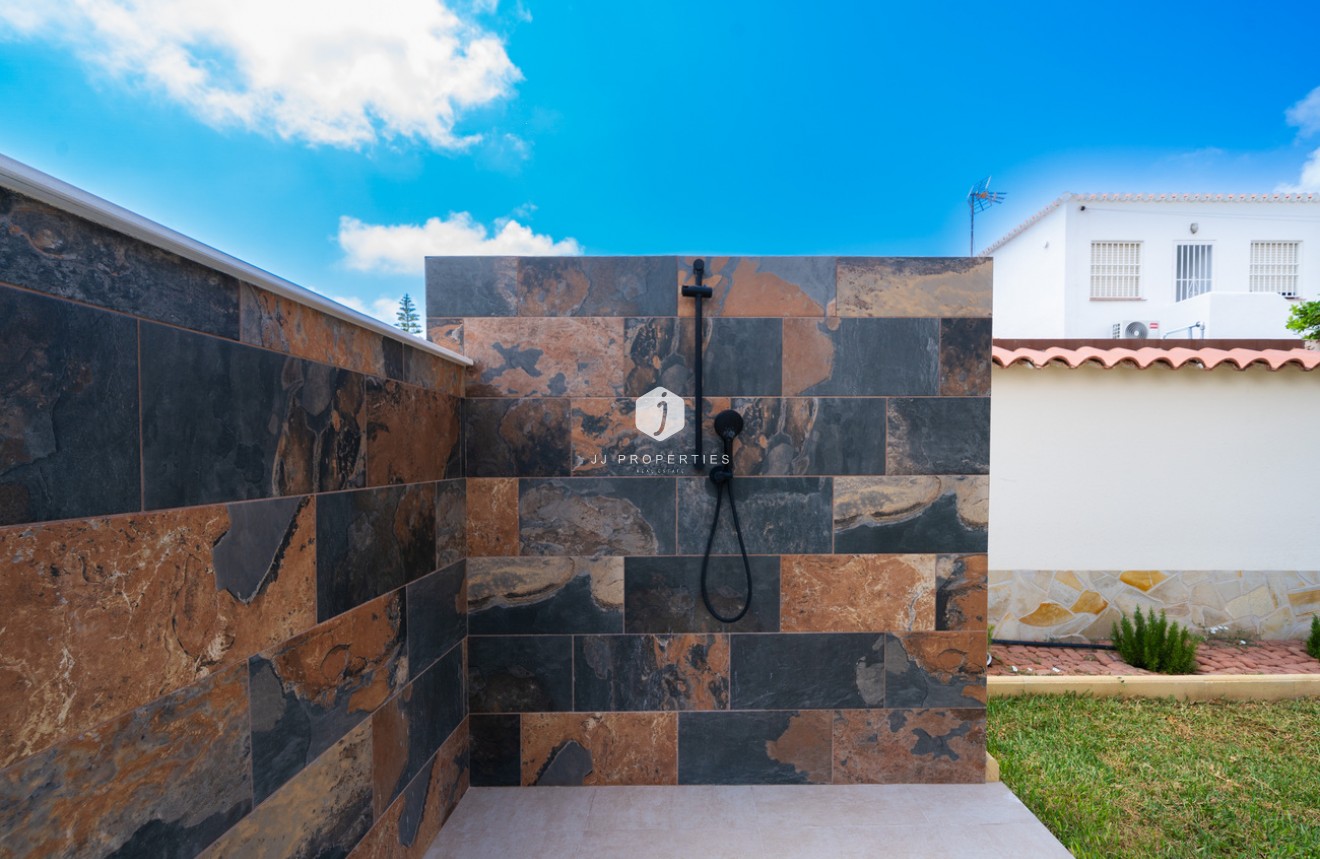 Tweedehands - Villa -
Torrevieja - Costa Blanca