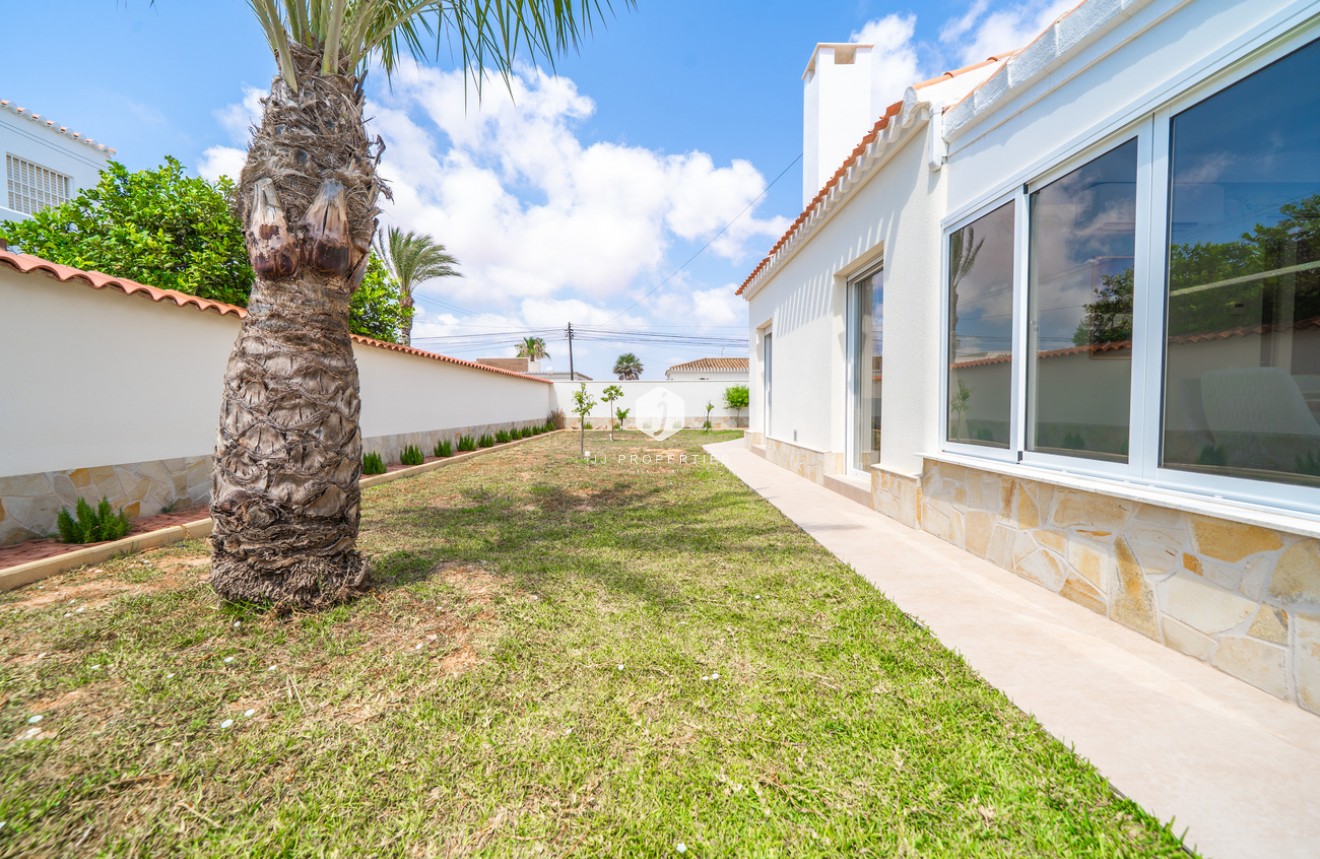 Tweedehands - Villa -
Torrevieja - Costa Blanca