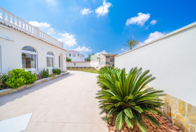 Tweedehands - Villa -
Torrevieja - Costa Blanca