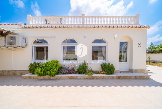 Tweedehands - Villa -
Torrevieja - Costa Blanca