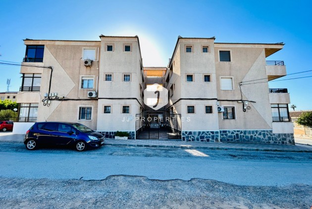 Aus zweiter Hand - Wohnung -
El Chaparral - Inland