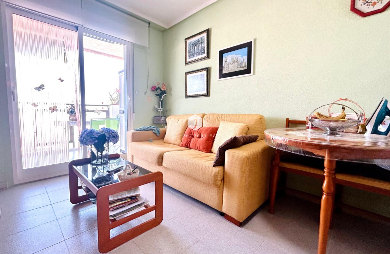 Aus zweiter Hand - Wohnung -
El Chaparral - Inland