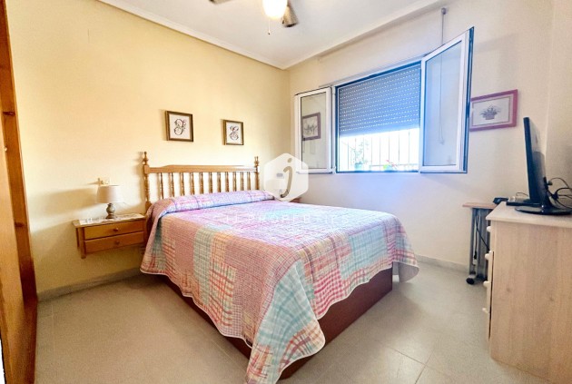 Aus zweiter Hand - Wohnung -
El Chaparral - Inland