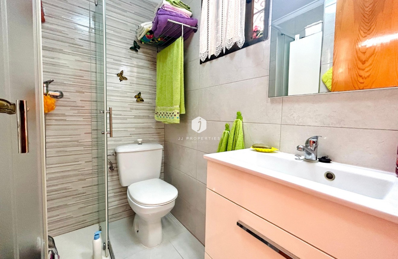 Aus zweiter Hand - Wohnung -
El Chaparral - Inland