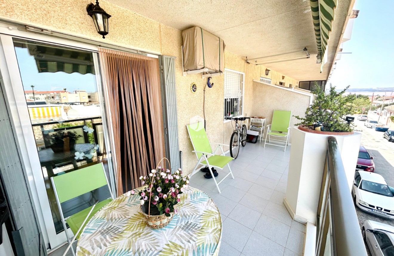 Aus zweiter Hand - Wohnung -
El Chaparral - Inland