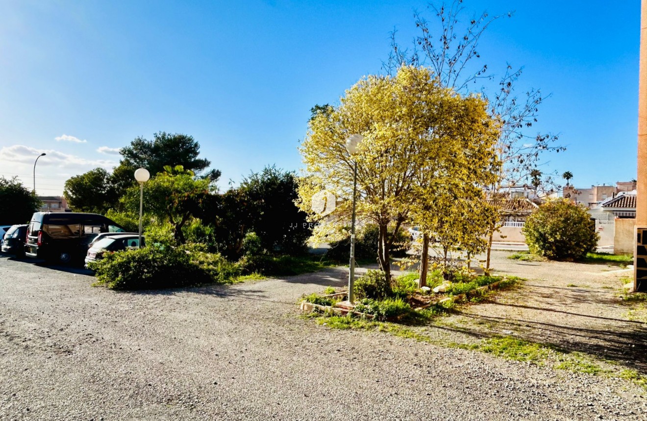 Aus zweiter Hand - Wohnung -
El Chaparral - Inland