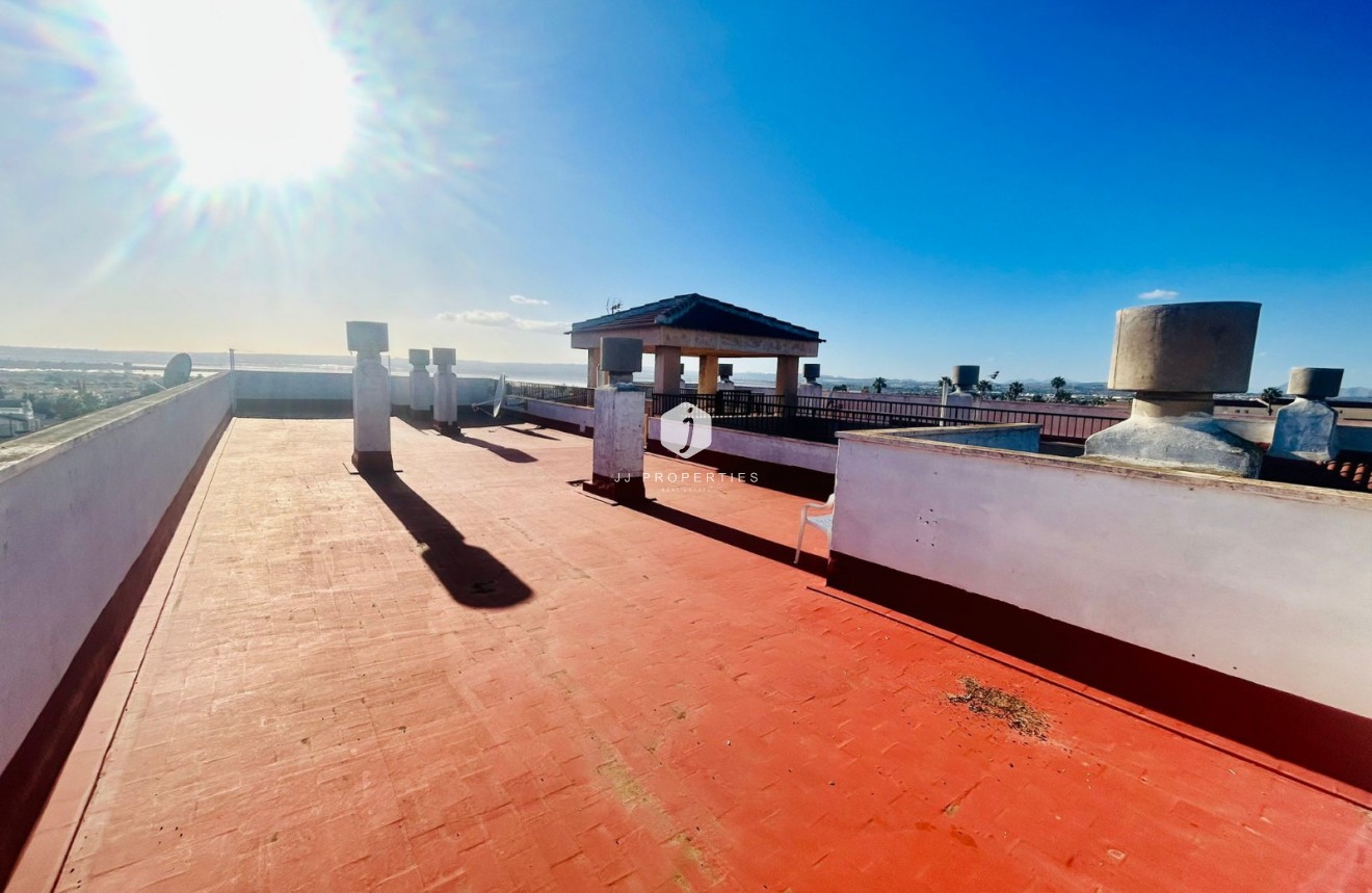 Aus zweiter Hand - Wohnung -
El Chaparral - Inland