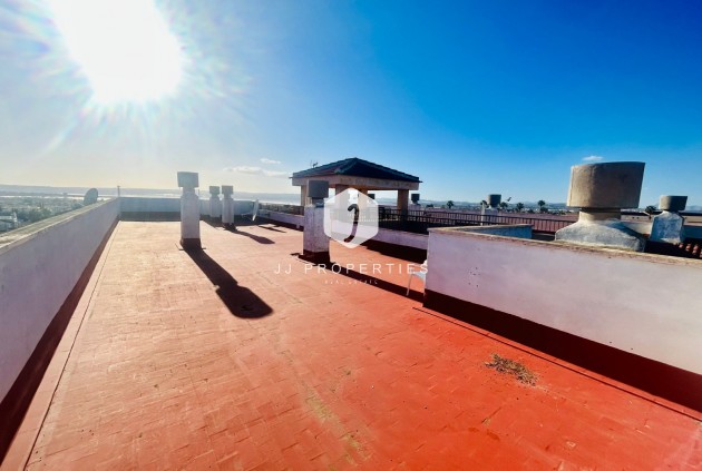 Aus zweiter Hand - Wohnung -
El Chaparral - Inland