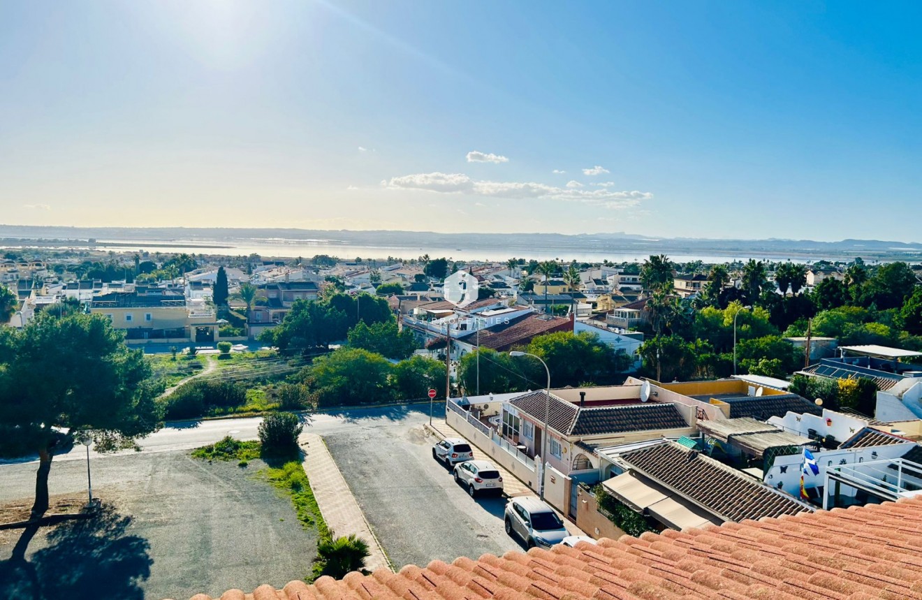 Aus zweiter Hand - Wohnung -
El Chaparral - Inland