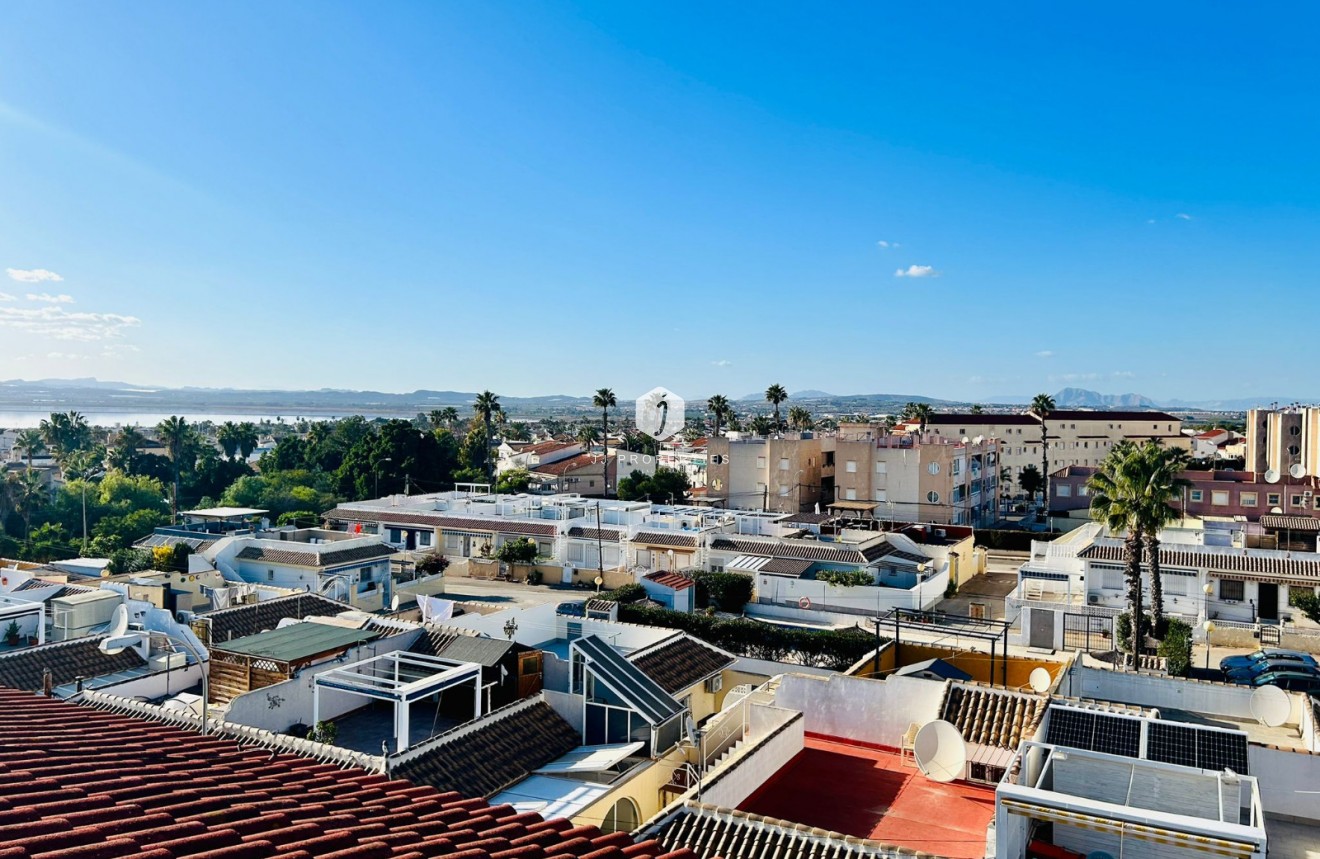 Aus zweiter Hand - Wohnung -
El Chaparral - Inland