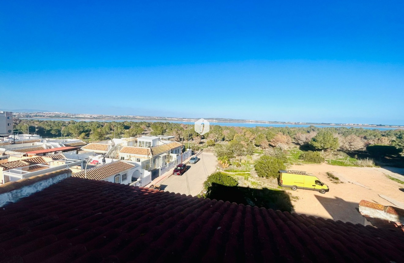 Aus zweiter Hand - Wohnung -
El Chaparral - Inland