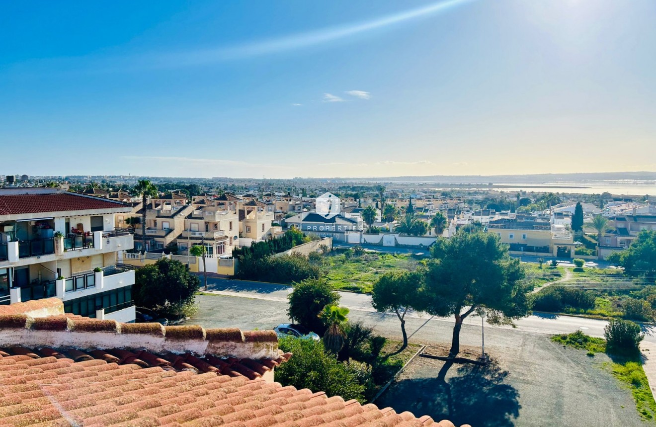 Aus zweiter Hand - Wohnung -
El Chaparral - Inland