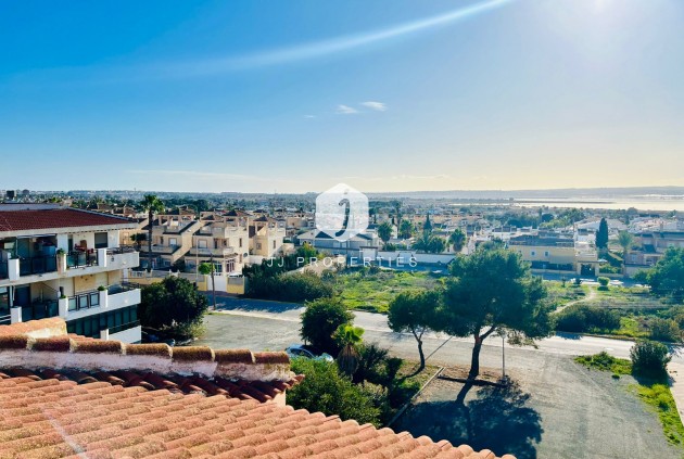 Aus zweiter Hand - Wohnung -
El Chaparral - Inland