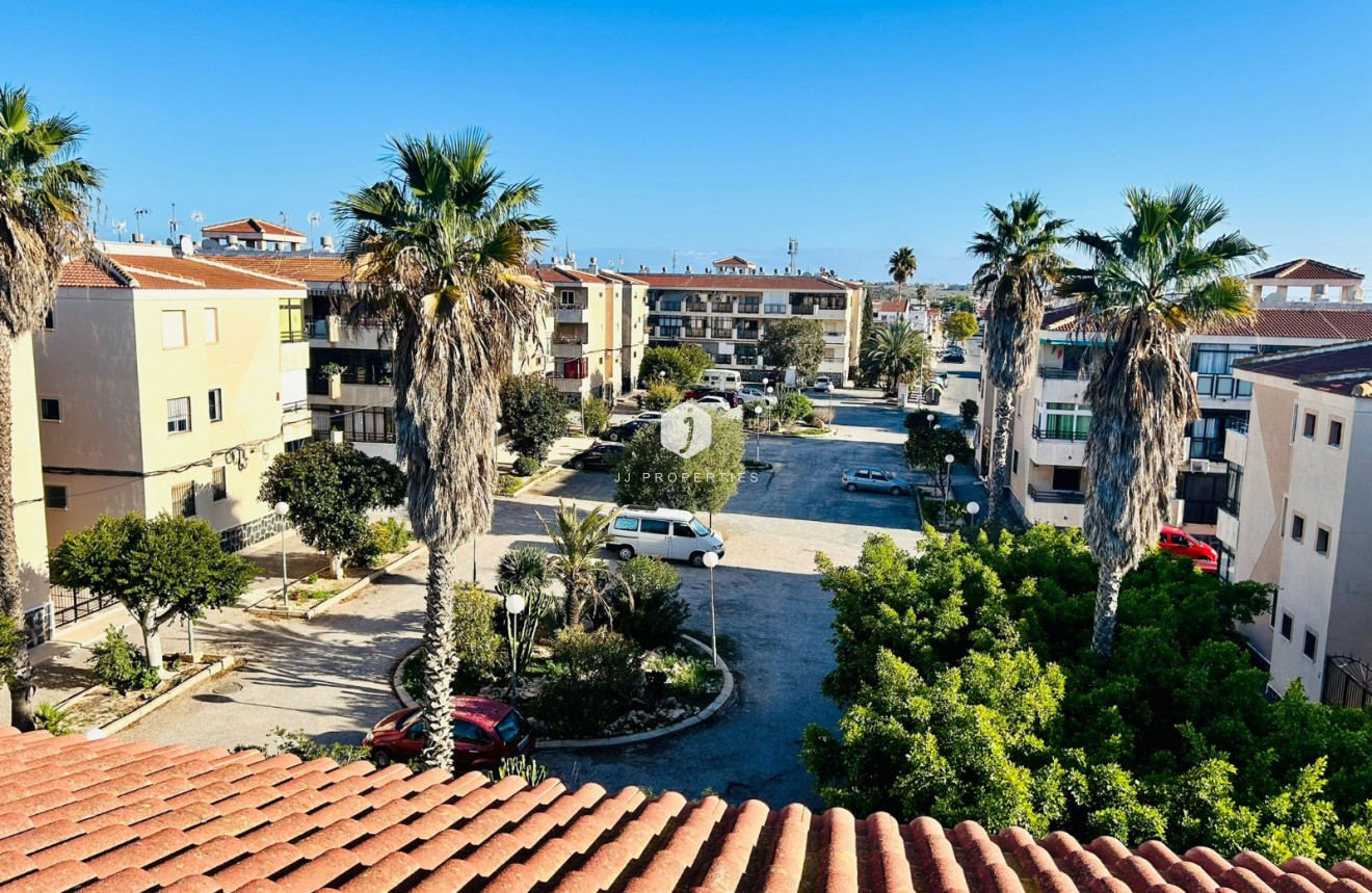 Aus zweiter Hand - Wohnung -
El Chaparral - Inland