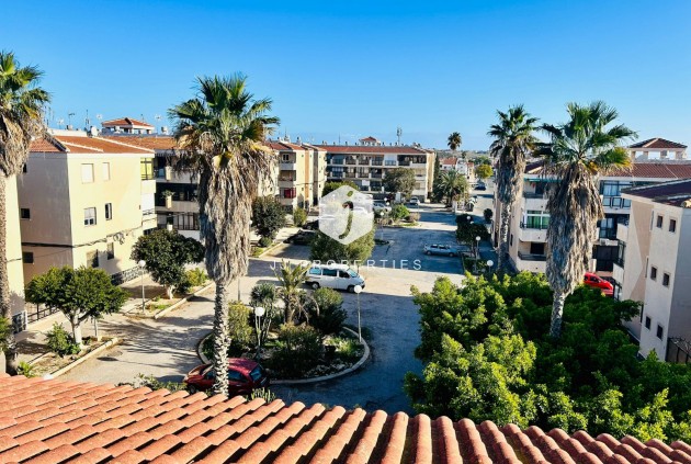 Aus zweiter Hand - Wohnung -
El Chaparral - Inland