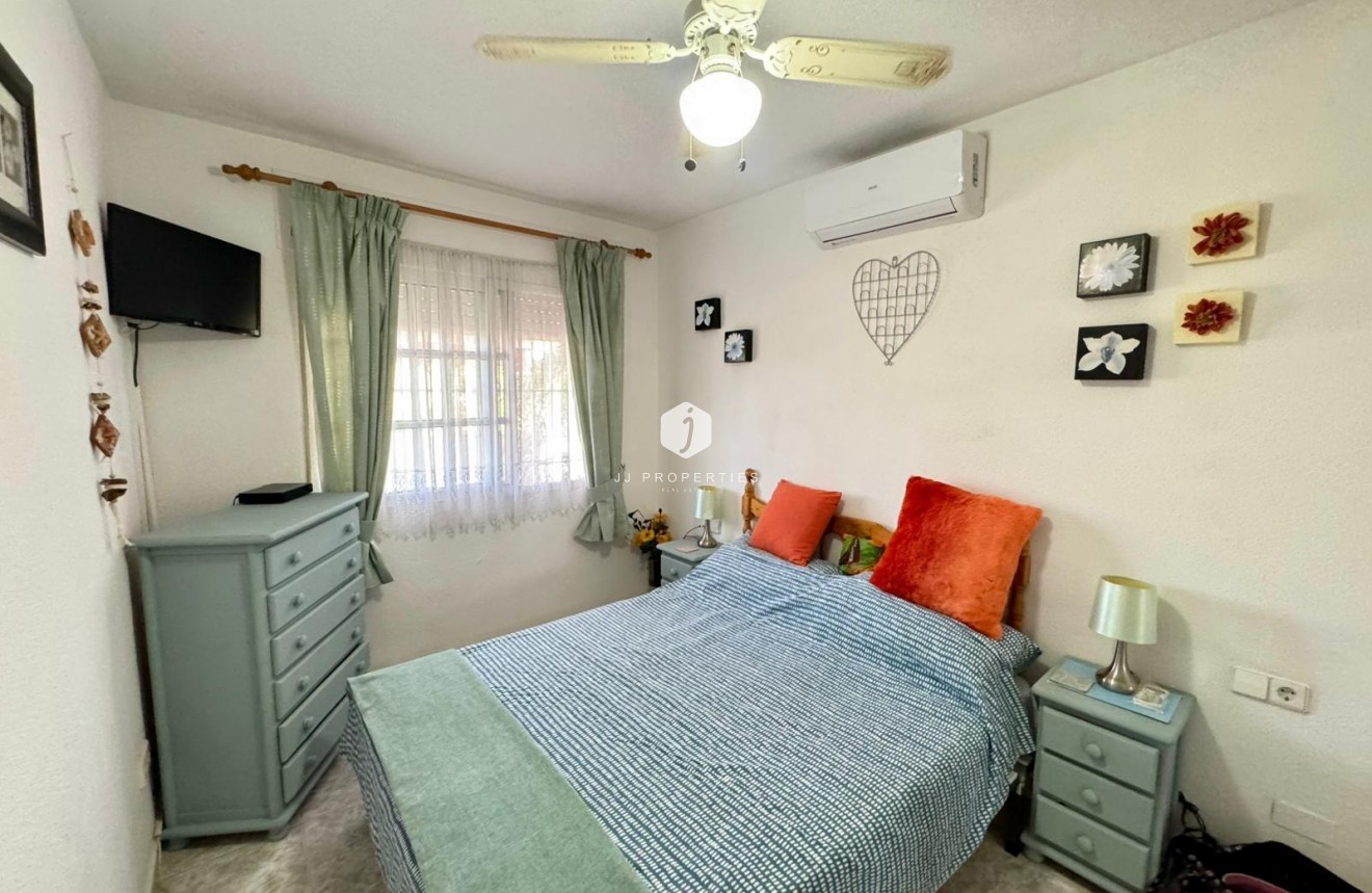 Tweedehands - Villa -
Torrevieja - Costa Blanca