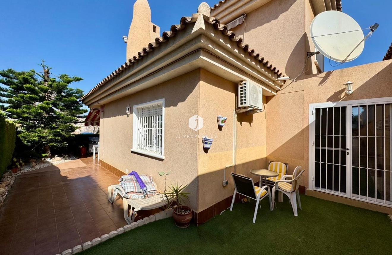 Tweedehands - Villa -
Torrevieja - Costa Blanca