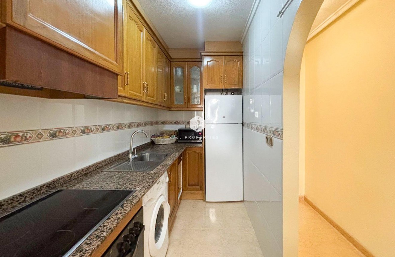 Z drugiej ręki - Mieszkanie w bloku -
Torrevieja - Centro