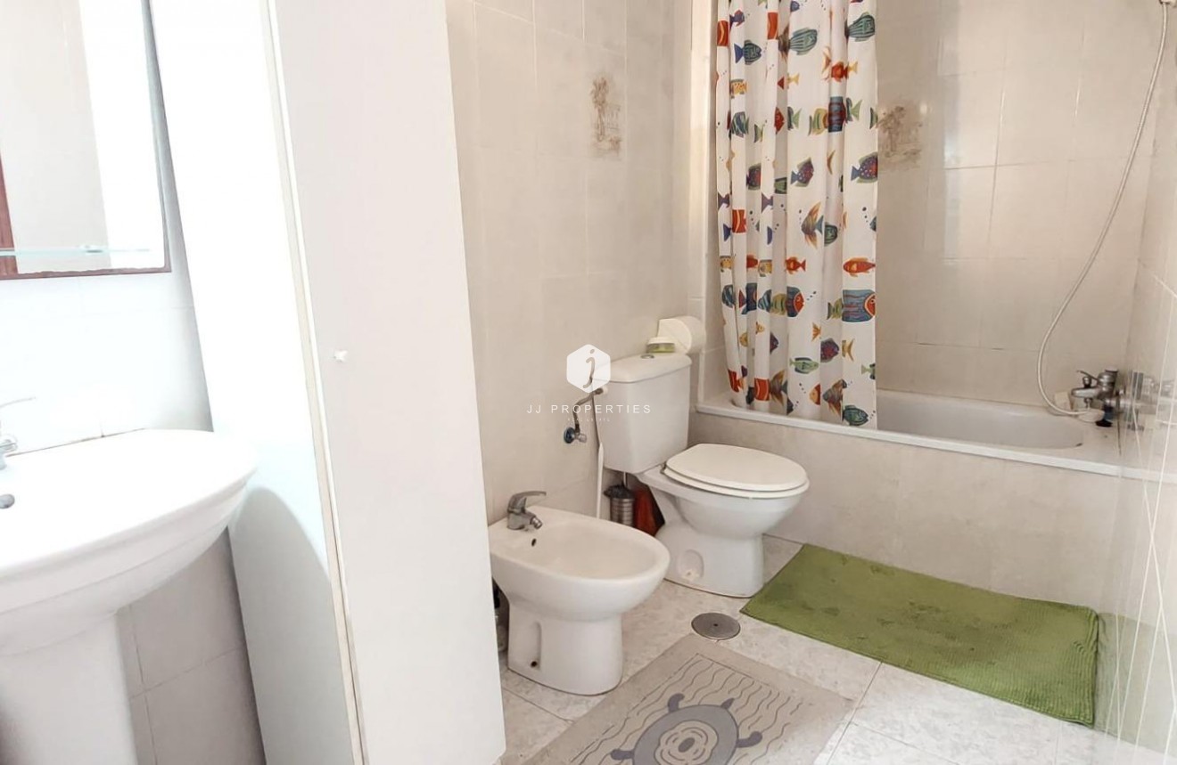 Tweedehands - Appartement / flat -
Torrevieja - Estacion de autobuses