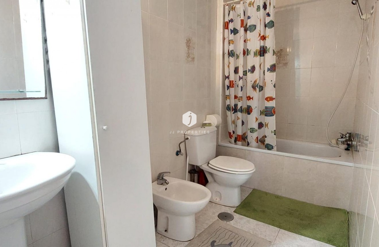 Tweedehands - Appartement / flat -
Torrevieja - Estacion de autobuses