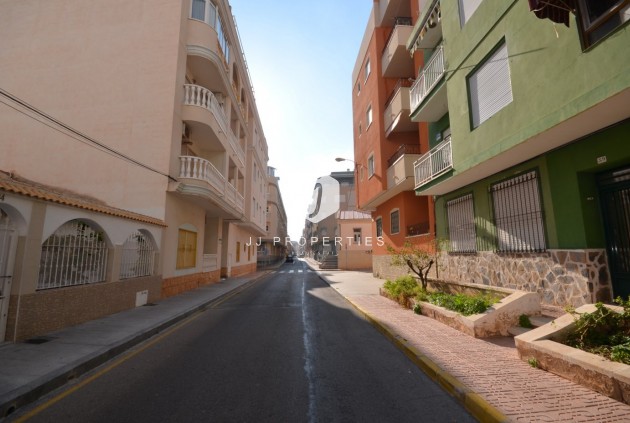 Aus zweiter Hand - Wohnung -
Torrevieja - Playa de los Locos