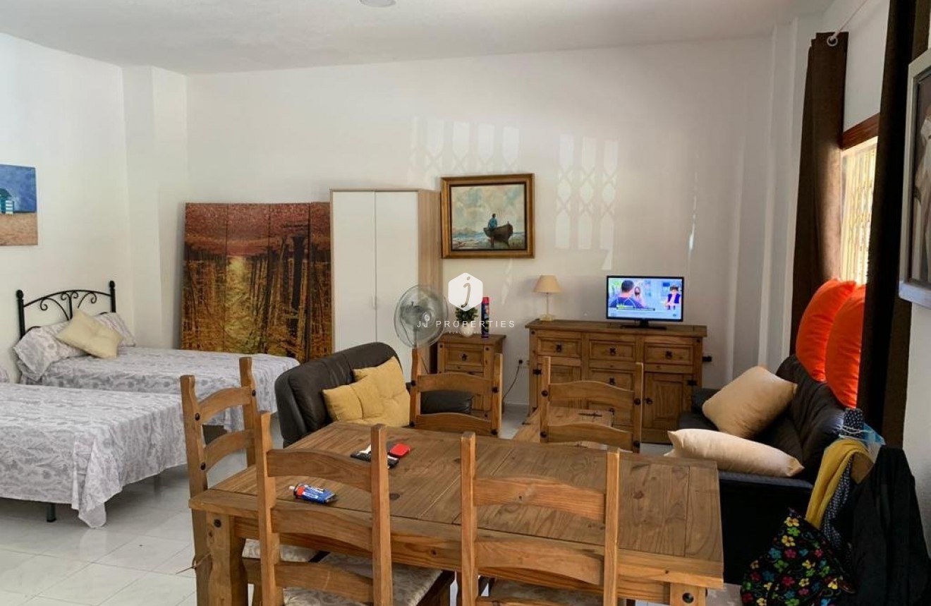 Aus zweiter Hand - Wohnung -
Torrevieja - Playa de los Locos