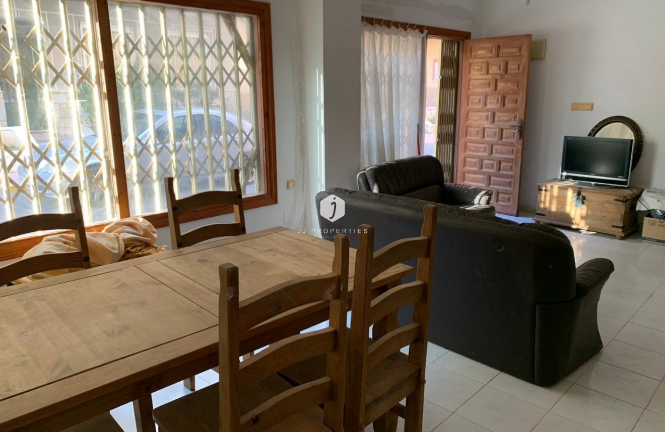 Aus zweiter Hand - Wohnung -
Torrevieja - Playa de los Locos