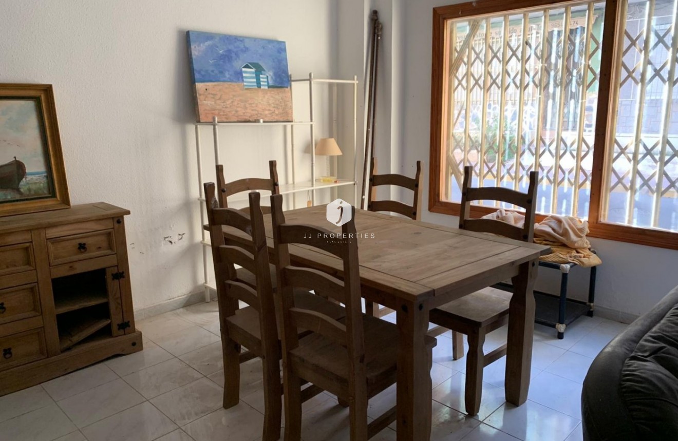 Aus zweiter Hand - Wohnung -
Torrevieja - Playa de los Locos