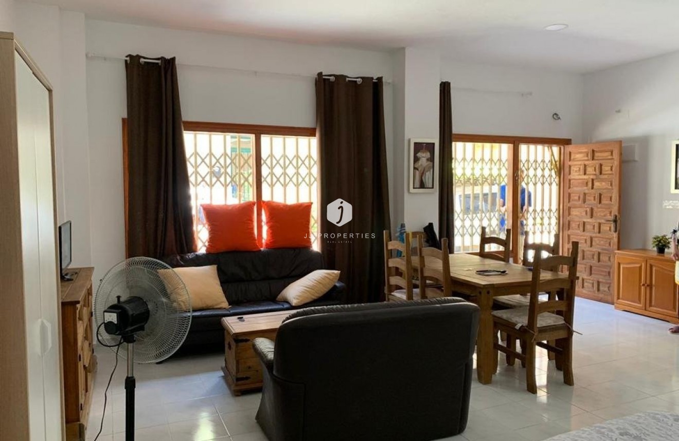 Aus zweiter Hand - Wohnung -
Torrevieja - Playa de los Locos