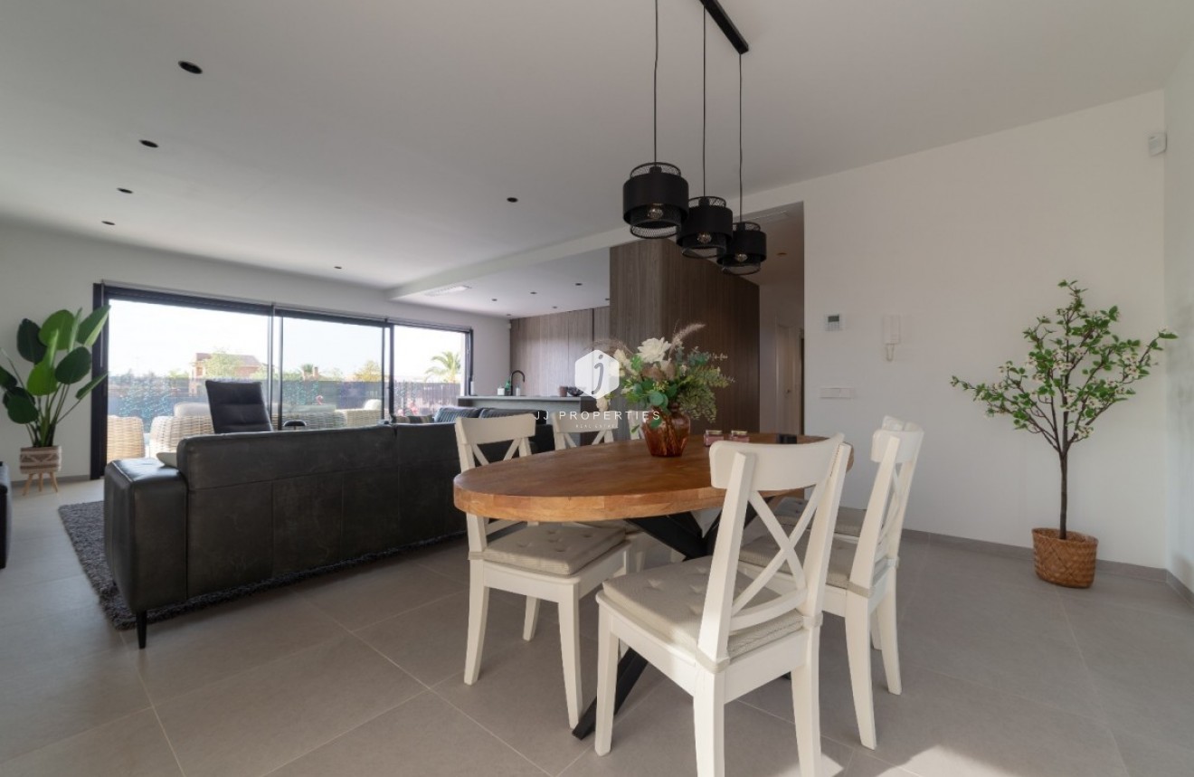 Tweedehands - Villa -
Los Montesinos - Costa Blanca