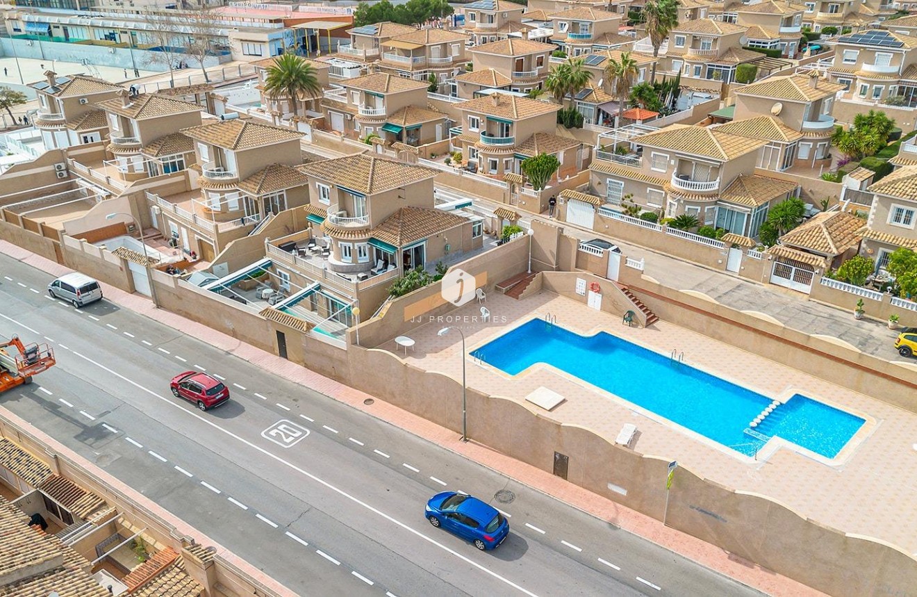 Tweedehands - Villa -
Torrevieja - Los Balcones - Los Altos del Edén