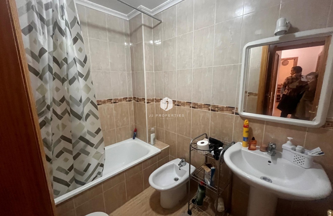 Z drugiej ręki - Mieszkanie w bloku -
Formentera del Segura