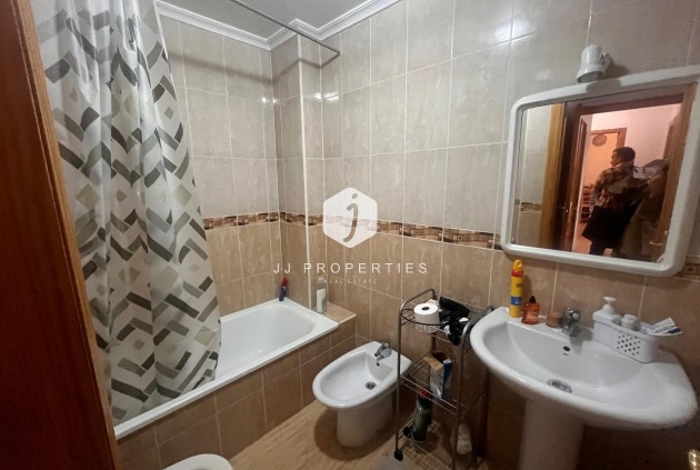 Z drugiej ręki - Mieszkanie w bloku -
Formentera del Segura